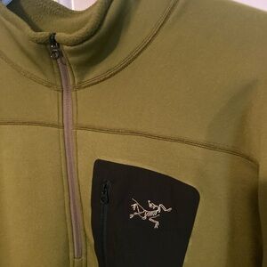 Arc'teryx Men's Green Zip-Up Sweater